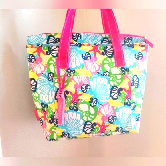 NWOT LILLY PULITZER LARGE COOLER With beverage opener. - Picture 3 of 15